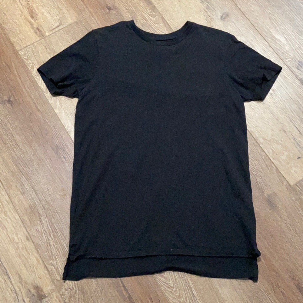 Men’s shirt sleeve black t